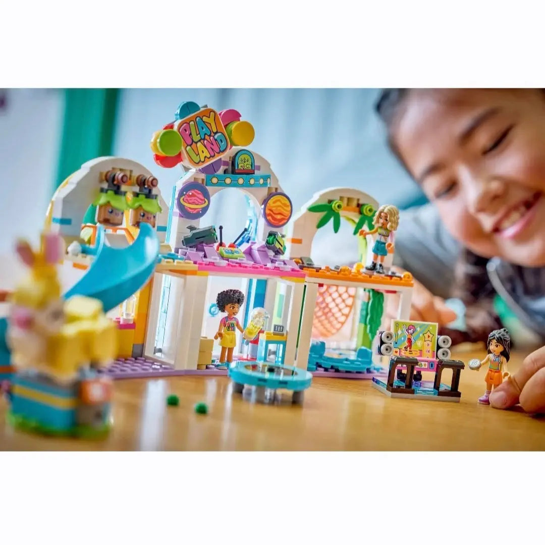 LEGO 42686: Friends - Binnenspeeltuin  -  Multiplaza