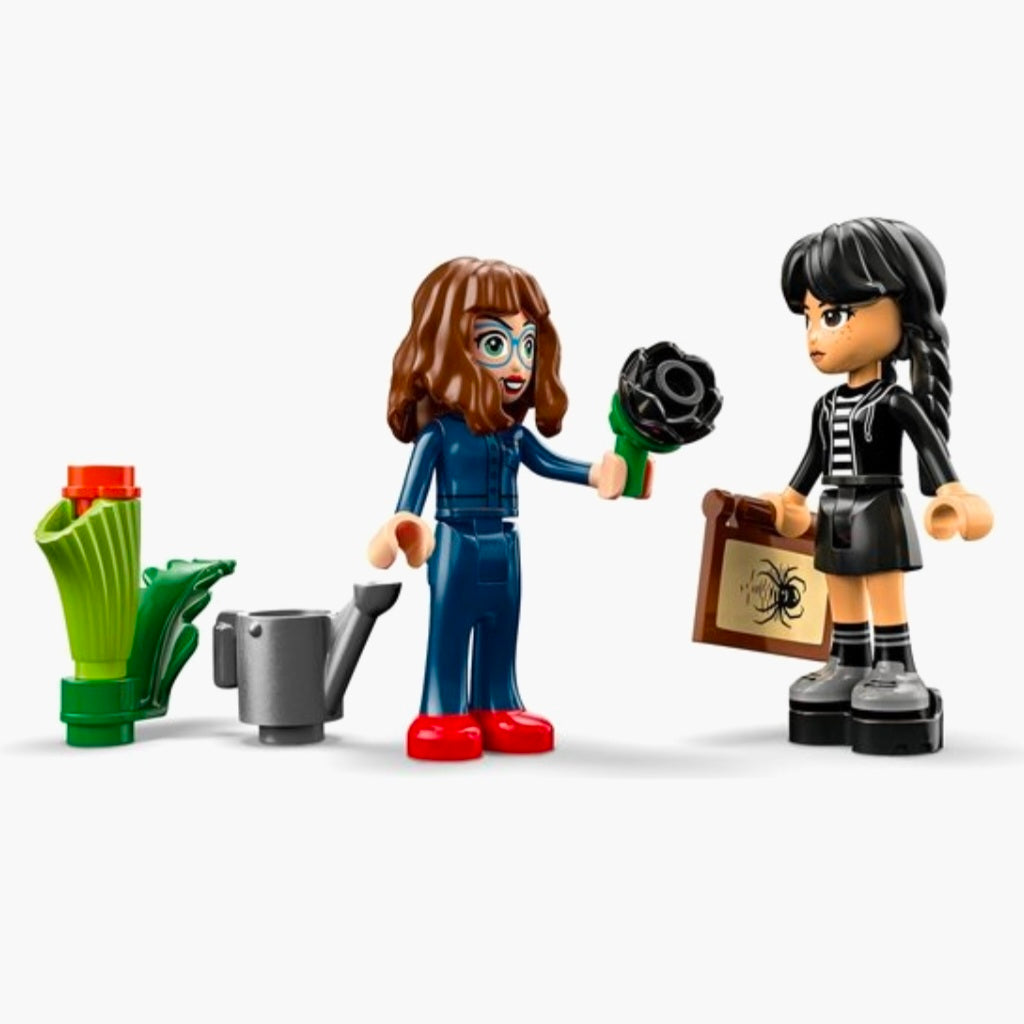 LEGO 76684: Wednesday - Zwarte Dahlia