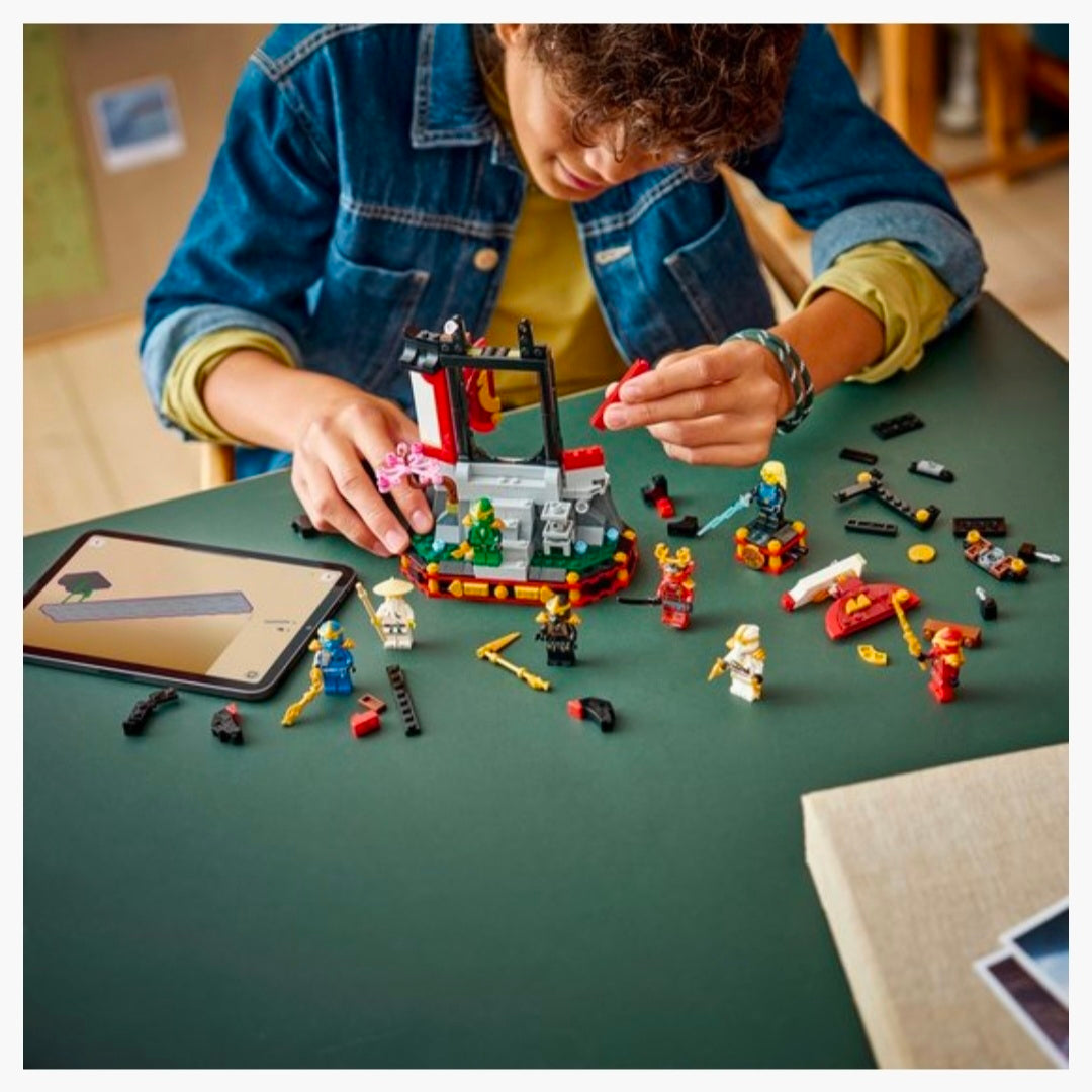 LEGO 71866: 15-Jarig Jubileum -  Display met Ninjapersonages