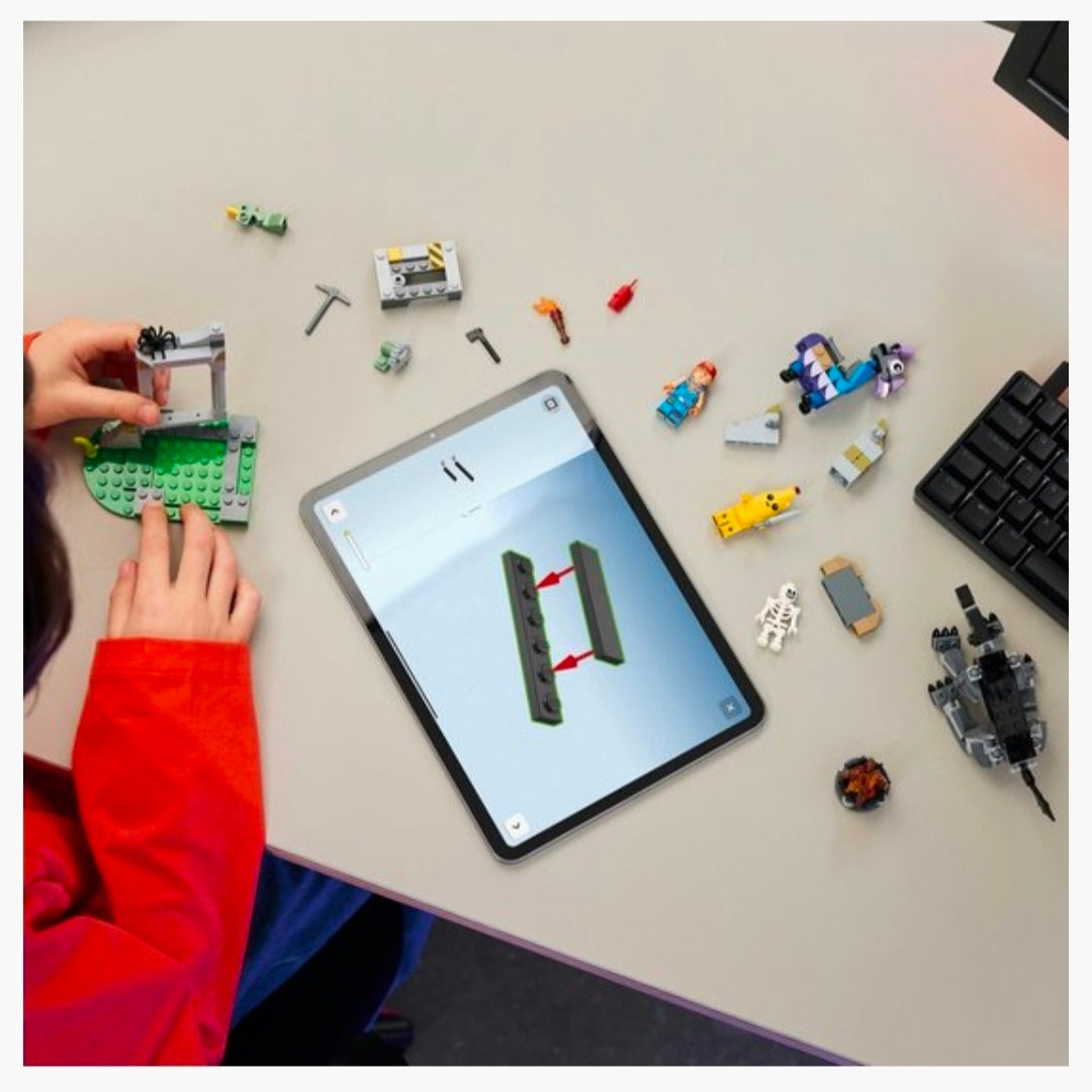 LEGO 77075: Fortnite - Peely en Sparkplugs kamp